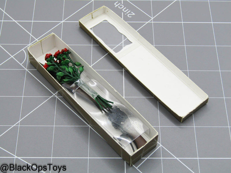 Load image into Gallery viewer, Terminator 2 Judgment Day - Lever Action Shotgun w/Box of Roses
