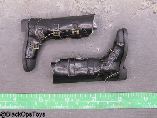 Black Leather-Like Boots (Peg Type)