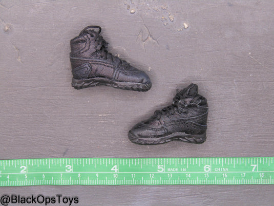 Black Female Combat Boots (Foot Type)