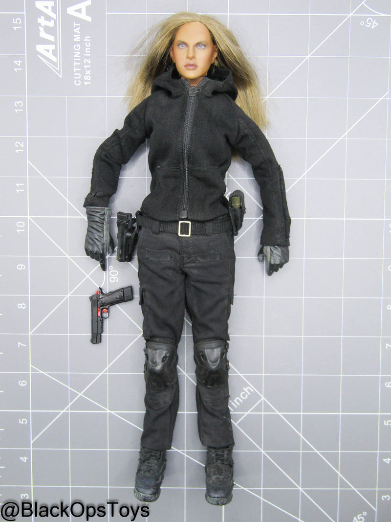 Load image into Gallery viewer, Custom Female Tactical Dressed PMC Body w/Headsculpt (Hot Toys)
