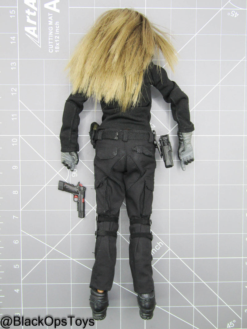 Load image into Gallery viewer, Custom Female Tactical Dressed PMC Body w/Headsculpt (Hot Toys)
