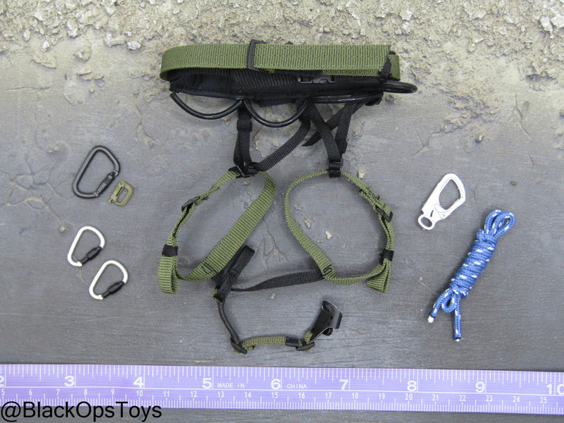 Load image into Gallery viewer, 50th Anniv HK SDU - Harness w/Carabiners &amp; Paracord
