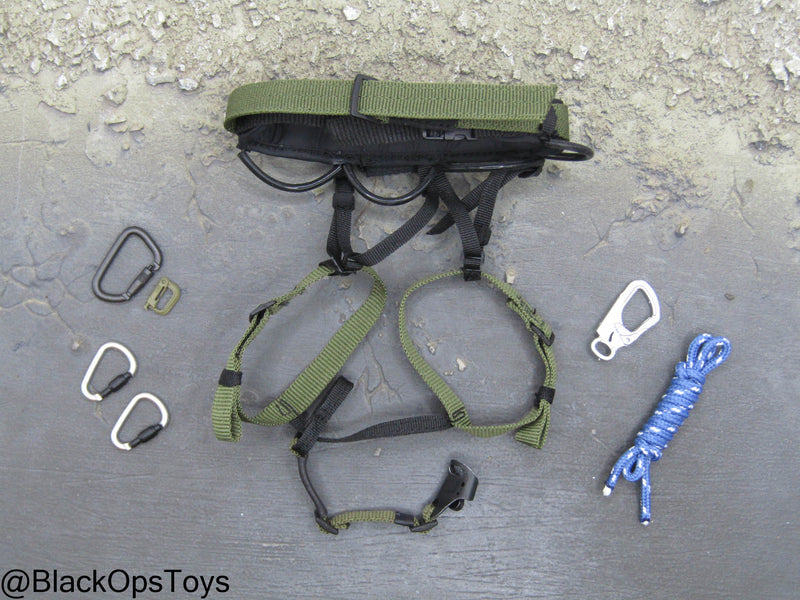 Load image into Gallery viewer, 50th Anniv HK SDU - Harness w/Carabiners &amp; Paracord
