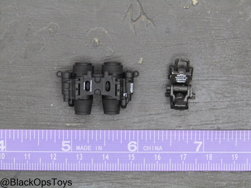 Load image into Gallery viewer, 50th Anniv HK SDU - Night Vision Goggles w/Shroud
