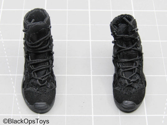 Female Black Combat Boots (Foot Type)