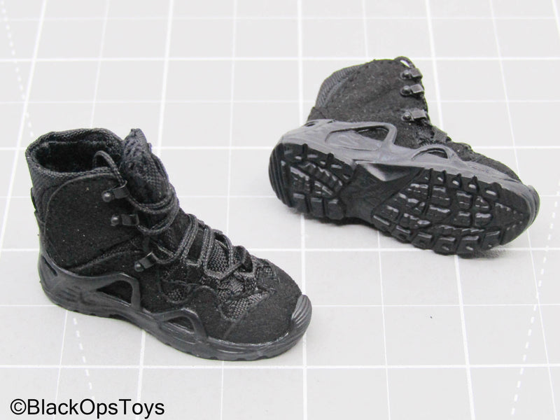 Load image into Gallery viewer, Female Black Combat Boots (Foot Type)
