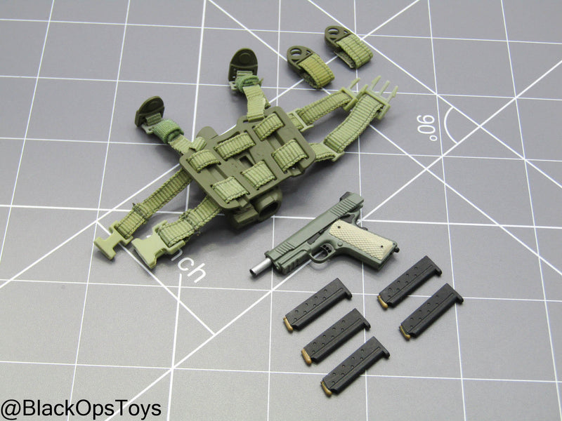Load image into Gallery viewer, GI JOE - Desert Trooper Dusty - 1911 Pistol w/Drop Leg Holster
