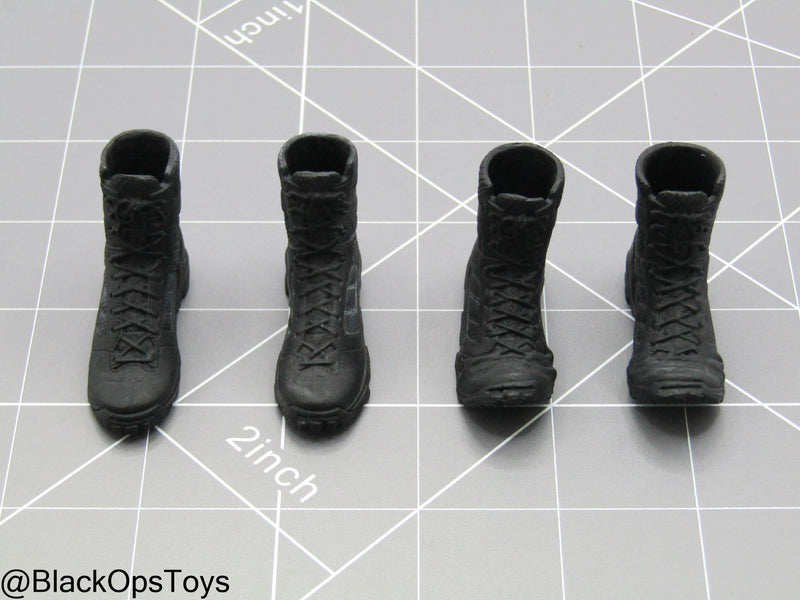 Load image into Gallery viewer, GI JOE - Snake Eyes - Black Combat Boots Set (Peg Type)

