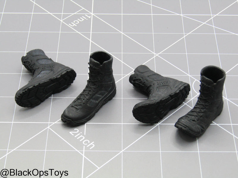 Load image into Gallery viewer, GI JOE - Snake Eyes - Black Combat Boots Set (Peg Type)
