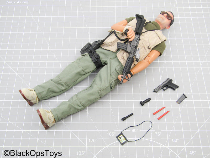 Load image into Gallery viewer, Male Dressed Body w/Assault Rifle, Dual Pistol &amp; Accessories
