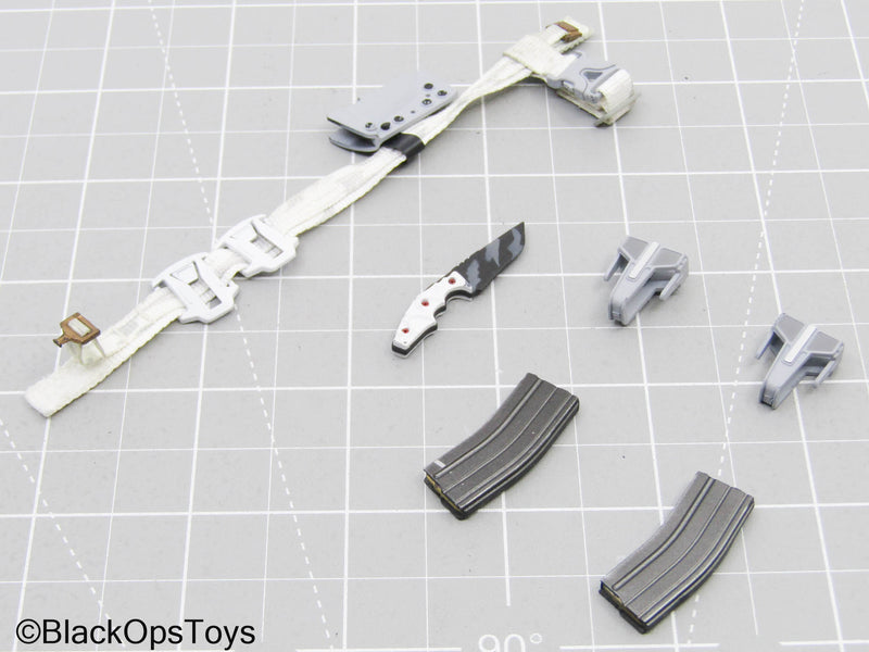 Load image into Gallery viewer, Female White Belt w/Knife, Holster, 5.56 Mags, &amp; Fast Holsters
