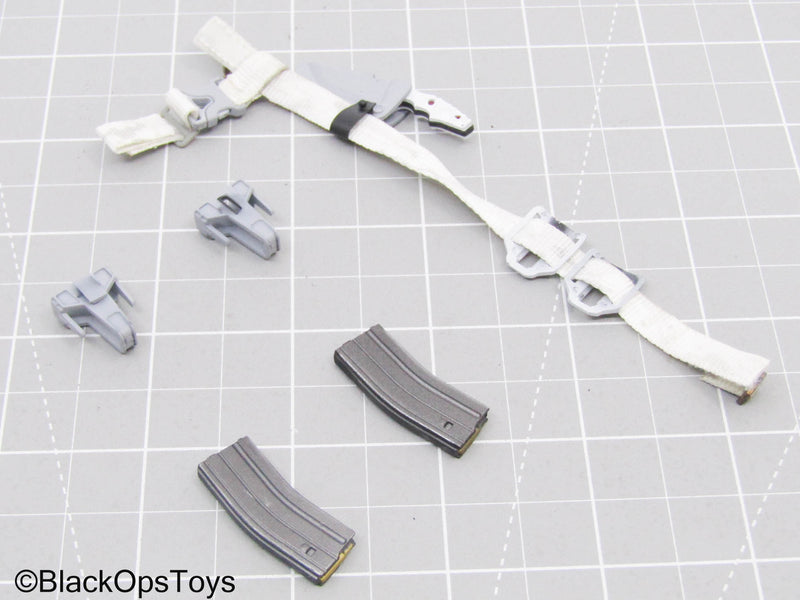 Load image into Gallery viewer, Female White Belt w/Knife, Holster, 5.56 Mags, &amp; Fast Holsters
