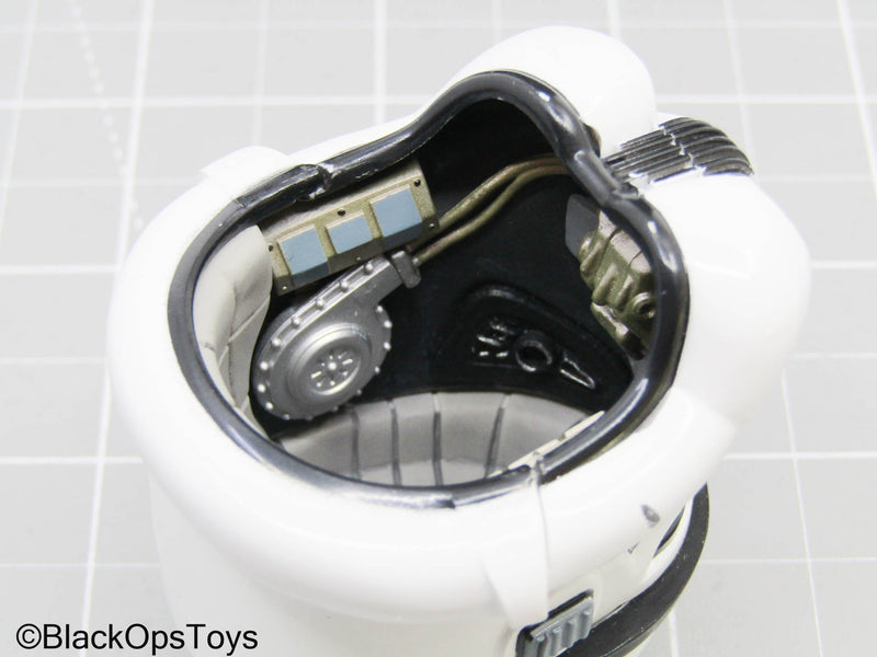 Load image into Gallery viewer, Star Wars - Stormtrooper Helmet (Sideshow Collectibles)
