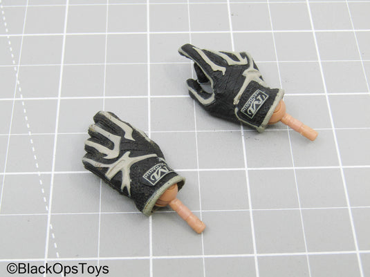 Black Gloved Hands w/Pegs
