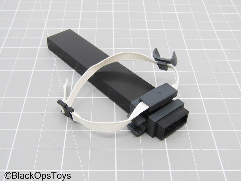 Load image into Gallery viewer, Black Arrow Case w/Strap
