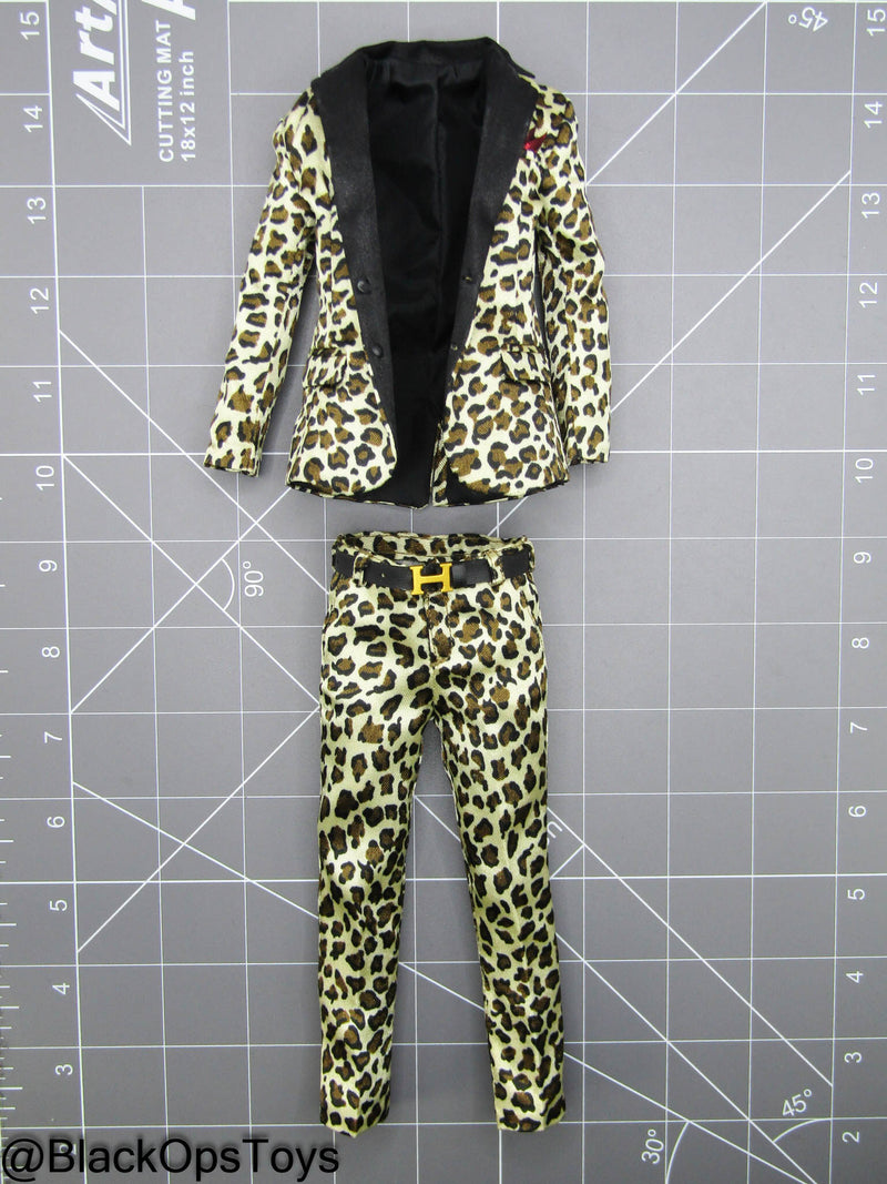 Load image into Gallery viewer, Club 3 - Peak Chen - Cheetah Like Suit Jacket &amp; Pants

