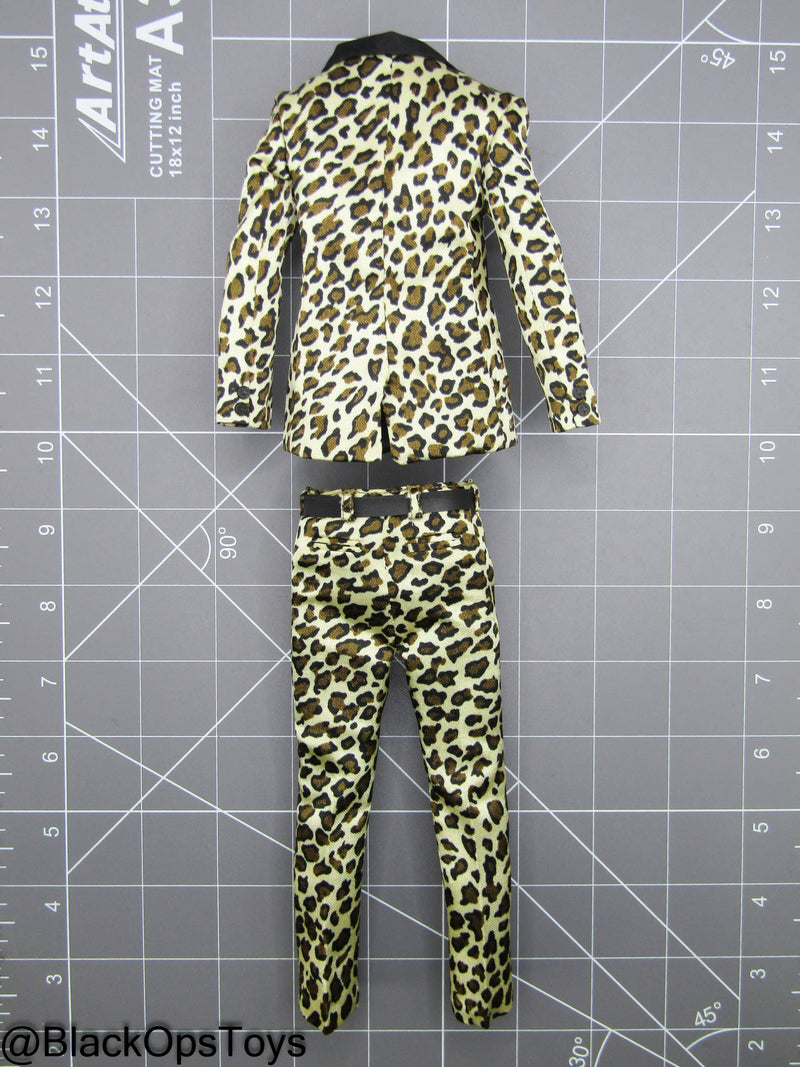 Load image into Gallery viewer, Club 3 - Peak Chen - Cheetah Like Suit Jacket &amp; Pants
