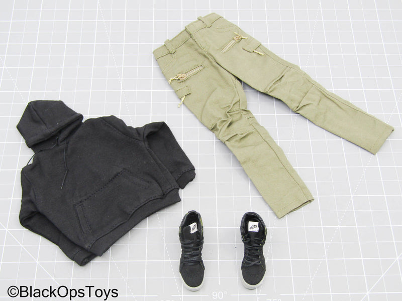 Load image into Gallery viewer, Black Hoodie w/Green Pants &amp; Woodland Camo Sneakers (Foot Type)

