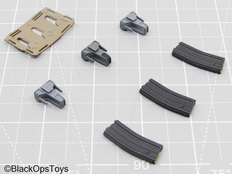 Load image into Gallery viewer, 5.56 Mag Lot w/Holsters
