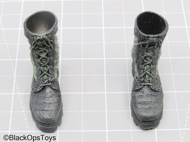 Load image into Gallery viewer, Black &amp; Green Combat Boots (Peg Type) (Hot Toys)
