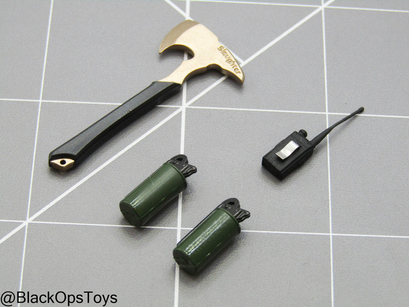 Load image into Gallery viewer, 1/12 - SALVO Black Ops - Fortress Colossus - Tomahawk w/Grenade &amp; Radio Set
