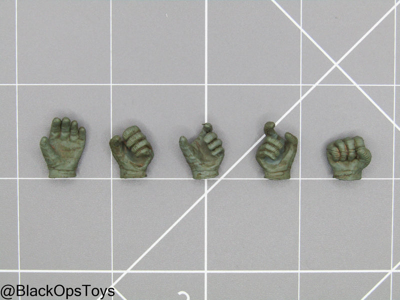 Load image into Gallery viewer, 1/12 - SALVO Black Ops - Fortress Colossus - Right Trigger Gloved Hand Set (x5)
