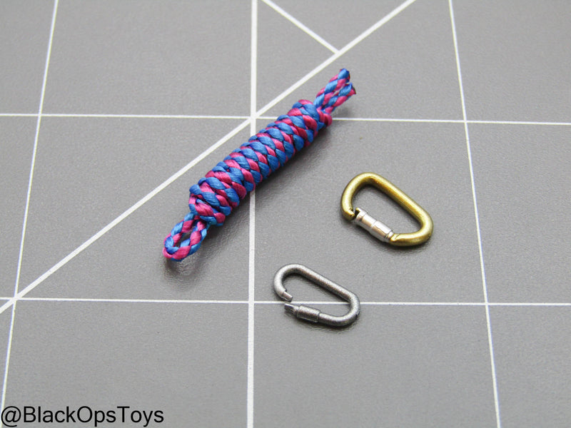Load image into Gallery viewer, 1/12 - SALVO Black Ops - Unknown Operator - Coiled Rope w/Carabiners Type 1
