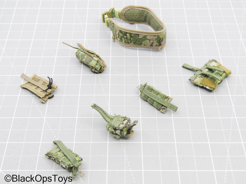 Load image into Gallery viewer, Multicam Camo Belt w/MOLLE Pouch Lot
