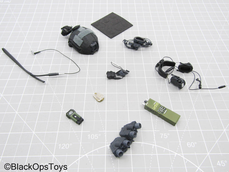 Load image into Gallery viewer, Captain Price Tactical Helmet w/NVG &amp; Radio Set (General Armoury)

