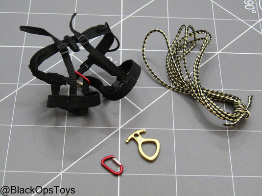 1/12 - SALVO Black Ops - Unknown Operator - Climbing Harness w/Rope Set
