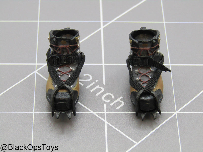 Load image into Gallery viewer, 1/12 - SALVO Black Ops - Unknown Operator - Brown Hiking Boots w/Crampons (Peg Type)
