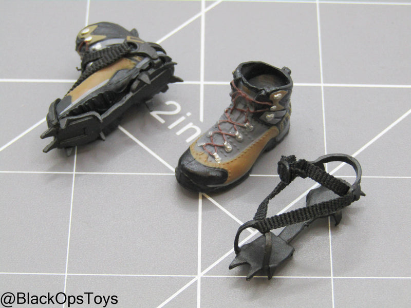 Load image into Gallery viewer, 1/12 - SALVO Black Ops - Unknown Operator - Brown Hiking Boots w/Crampons (Peg Type)
