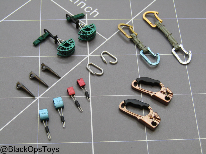 Load image into Gallery viewer, 1/12 - SALVO Black Ops - Unknown Operator - Climbing Gear
