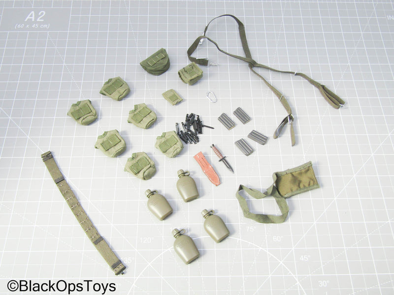 Load image into Gallery viewer, Vietnam MACV-SOG Recon Team Leader - OD Green Gear Pouch Set w/Knife, Shealth, &amp; Mag Set
