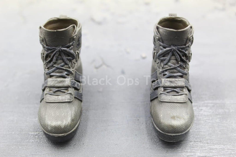 Load image into Gallery viewer, The Division 2 - Brian Johnson - Grey Combat Boots (Peg Type)
