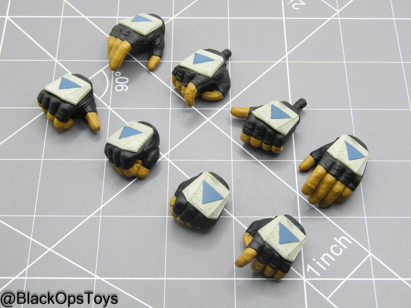 Load image into Gallery viewer, The Mandalorian &amp; Grogu - Gloved Hand Set
