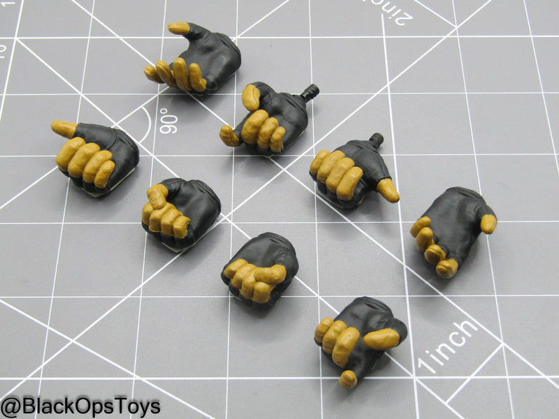 Load image into Gallery viewer, The Mandalorian &amp; Grogu - Gloved Hand Set
