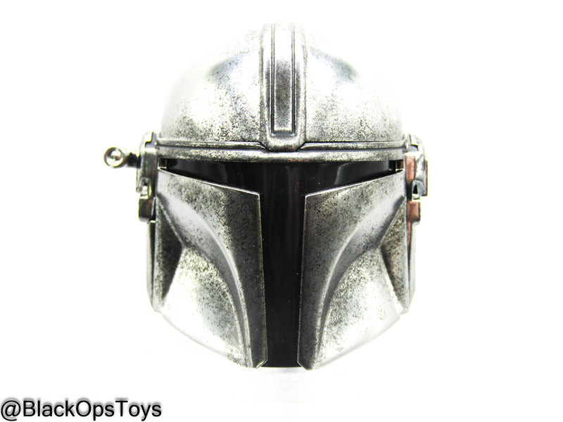 Load image into Gallery viewer, The Mandalorian &amp; Grogu - Helmeted Headsculpt

