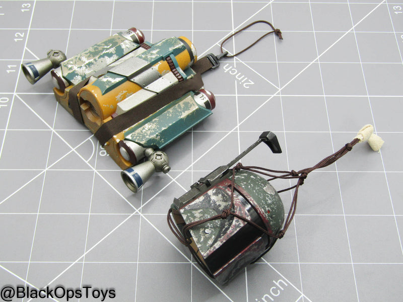 Load image into Gallery viewer, The Mandalorian &amp; Grogu - Detailed Boba Fett Helmet w/Jetpack
