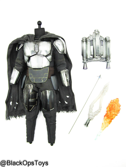 The Mandalorian & Grogu - Armor Dressed Body w/Gauntlet FX
