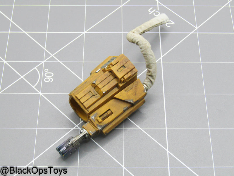 Load image into Gallery viewer, Heavy Infantry Mandalorian - Gloved Hand w/Gauntlet Set
