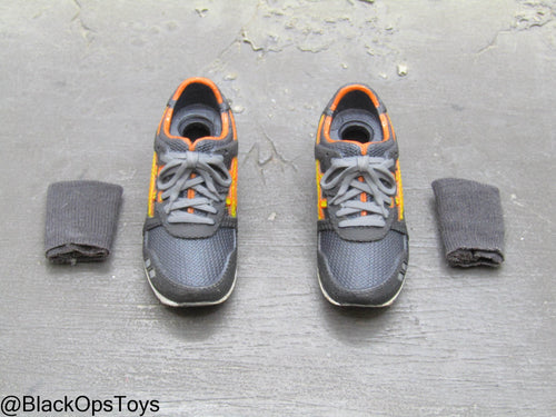 Black & Yellow Sneaker Shoes (Peg Type) w/Ankle Socks