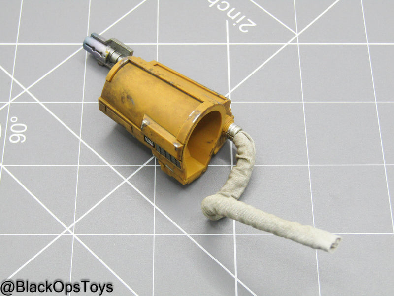 Load image into Gallery viewer, Heavy Infantry Mandalorian - Yellow Gauntlet
