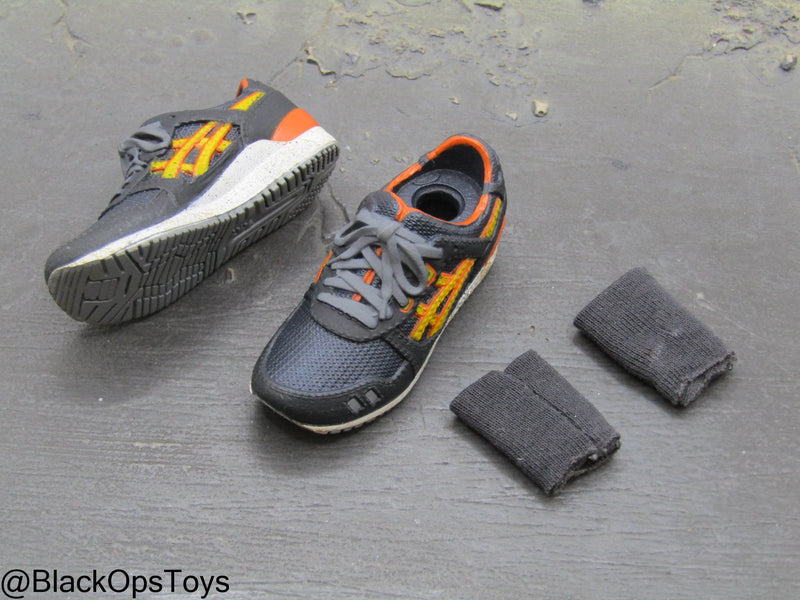 Load image into Gallery viewer, Black &amp; Yellow Sneaker Shoes (Peg Type) w/Ankle Socks
