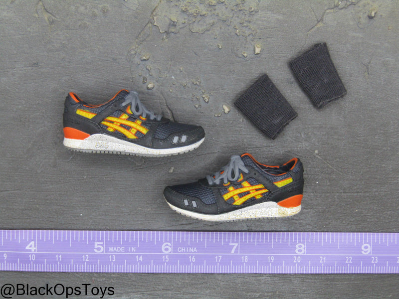 Load image into Gallery viewer, Black &amp; Yellow Sneaker Shoes (Peg Type) w/Ankle Socks
