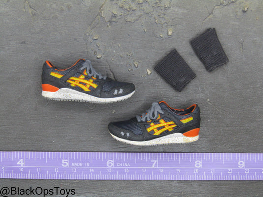 Black & Yellow Sneaker Shoes (Peg Type) w/Ankle Socks