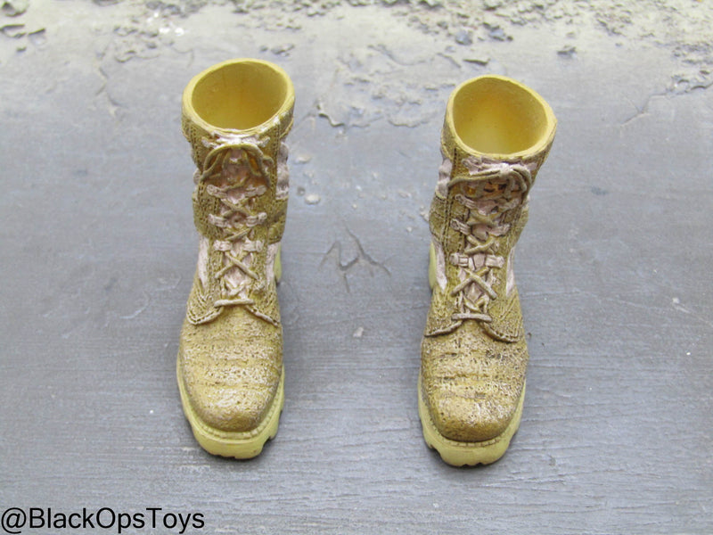 Load image into Gallery viewer, Molded Tan Combat Boots (Peg Type)

