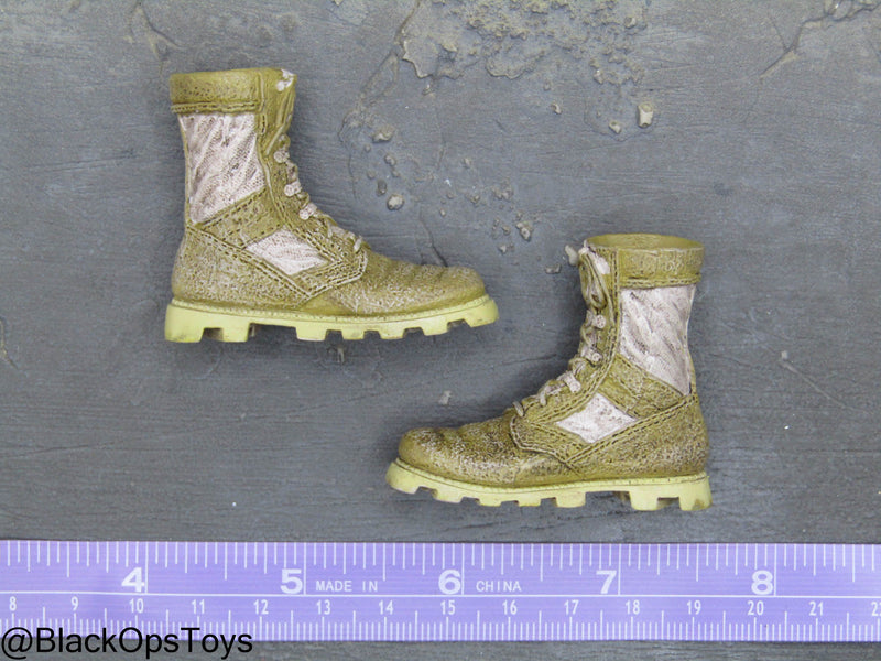 Load image into Gallery viewer, Molded Tan Combat Boots (Peg Type)
