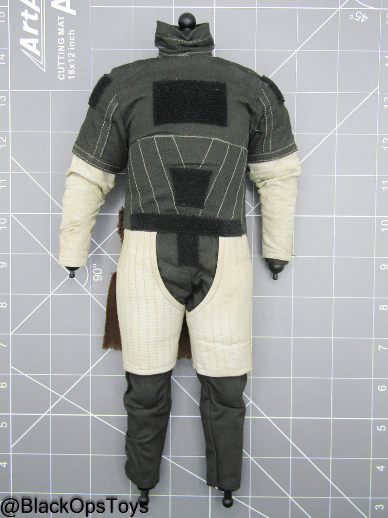 Load image into Gallery viewer, Heavy Infantry Mandalorian - Male Dressed Muscle Body
