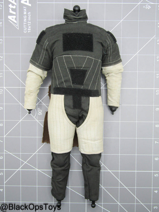 Heavy Infantry Mandalorian - Male Dressed Muscle Body
